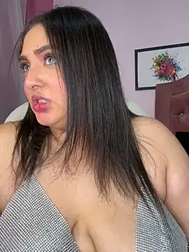 Selenee23 Adlı Modelin Canlı XXX Sohbeti