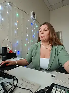 Juicy_PeachLux XXX чат на живо