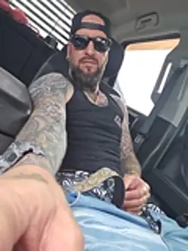 Beardedtattoodのウェブカメラショー