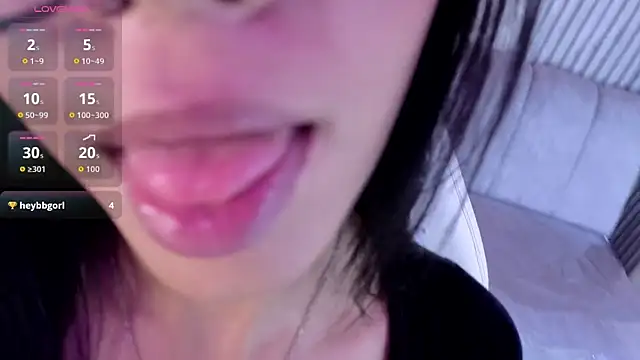 צ'אט XXX בשידור חי של miiaboss_