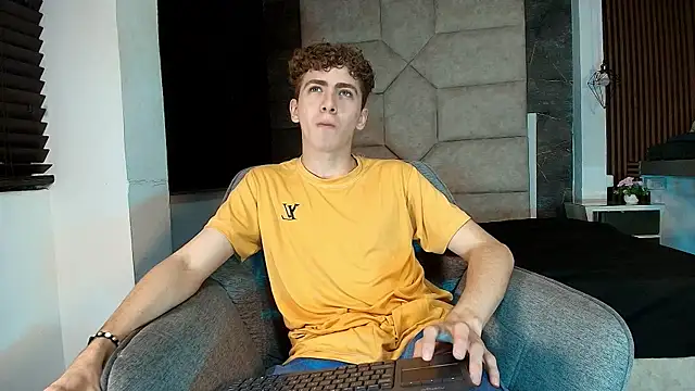 Онлайн чат XXX Tyler_Mcrey