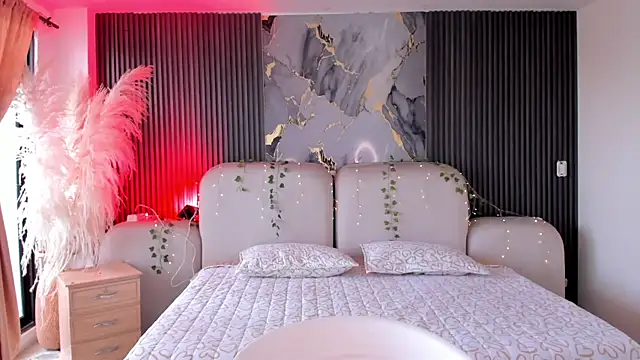 CarolineFyre live XXX chat