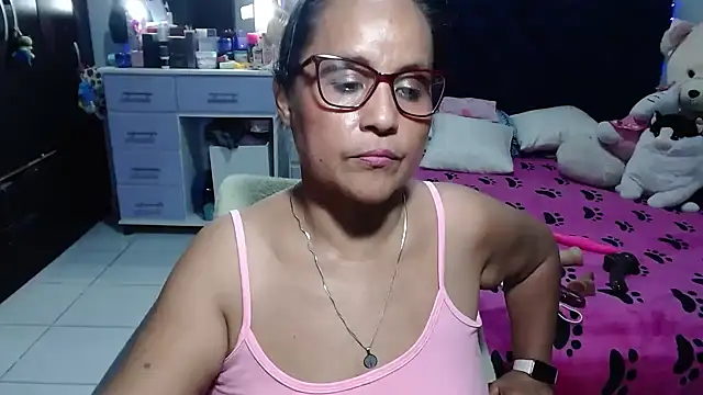 دردشة pervert_mommy_ الجنسية المباشرة