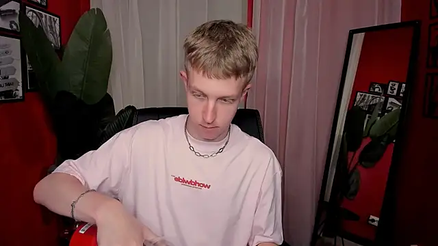 Онлайн чат XXX Dylan_Norton