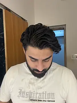 Royalboy_03 Adlı Modelin Canlı XXX Sohbeti