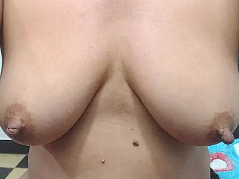 tamara_hottt Adlı Modelin Canlı XXX Sohbeti