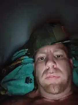 Clarkodile95's Live XXX Chat