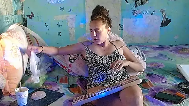 brighteyes77n Live XXX chat