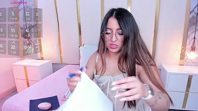 KamilaVegga Chat XXX live