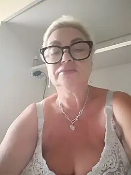 LindaL Adlı Modelin Canlı XXX Sohbeti