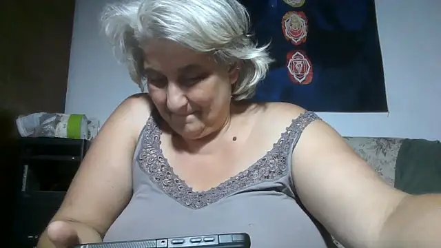 Chat XXX en directo de ExquisiteMature