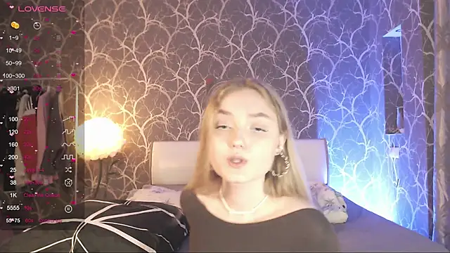 Онлайн чат XXX MiaMiaMeow