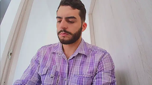 thomas_gun: απευθείας συνομιλία ΧΧΧ