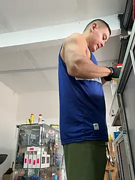 Paul22cm-'s Live XXX Chat