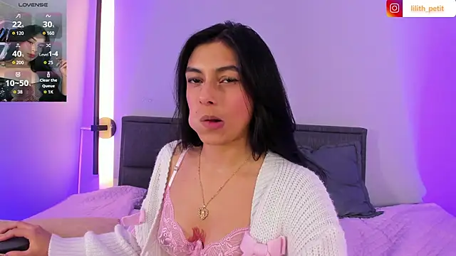 Онлайн чат XXX lilith_petit_