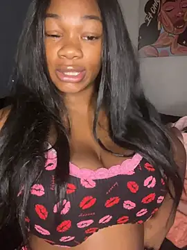Chat XXX en directo de CharismaaBanx