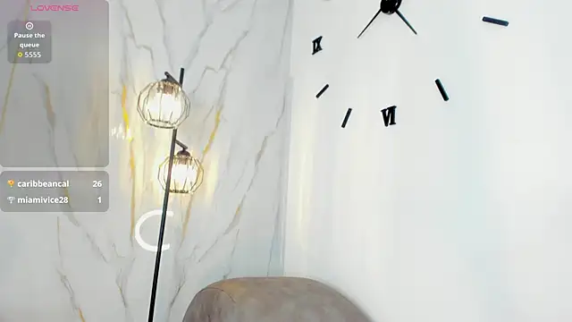 Chat XXX en directo de ViolettaNaughty