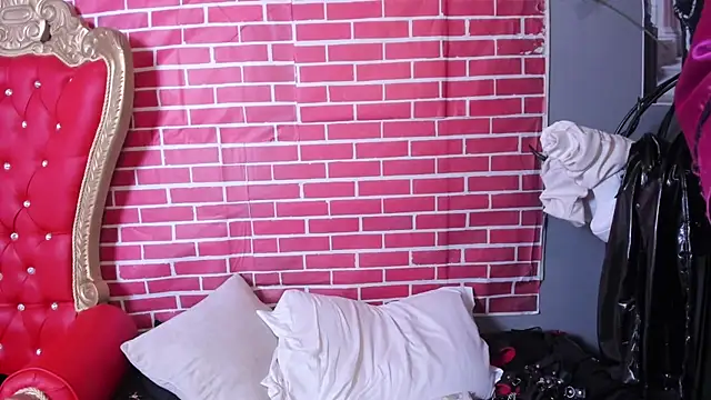 LiliThara's Live XXX Chat