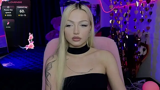 LinaLirian Adlı Modelin Canlı XXX Sohbeti