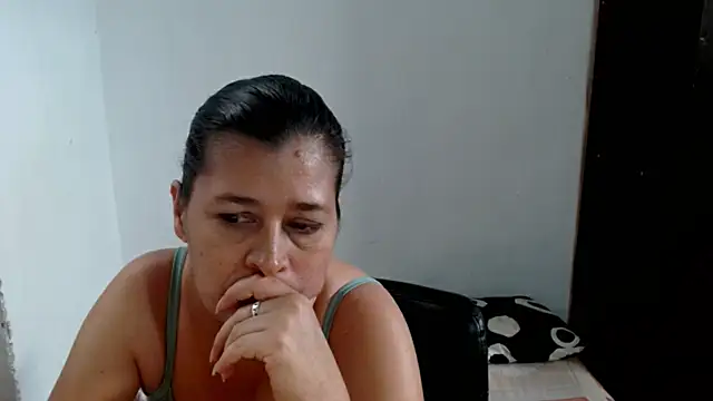 KARYNA_MILF Live XXX-chat