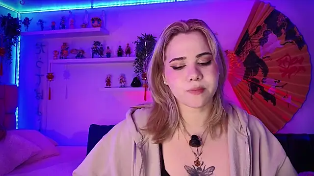 Онлайн чат XXX albaismynameX