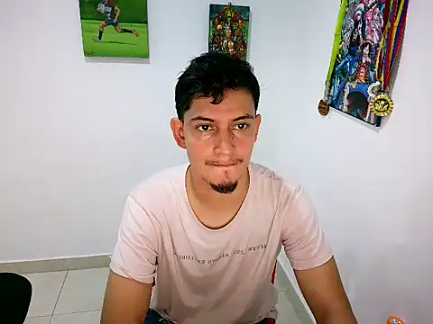 MonkeyDSanti's Live XXX Chat