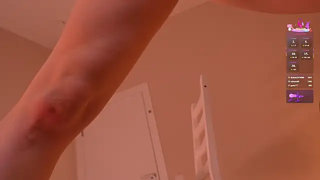 Miablueye 现场XXX聊天