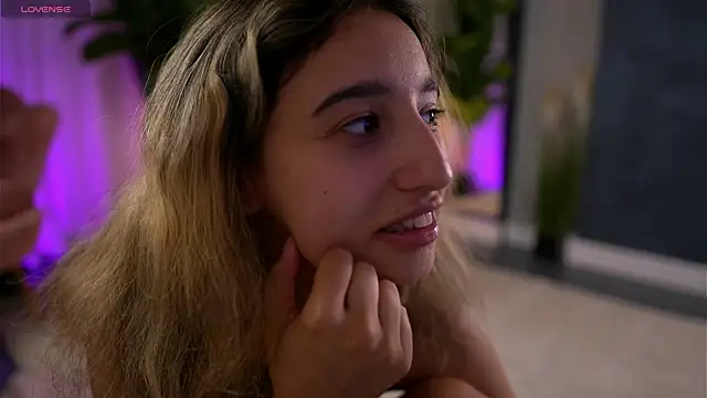 Онлайн чат XXX JullyFox