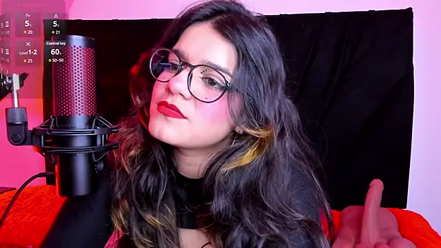 Valeriekay__ élő XXX-chatje