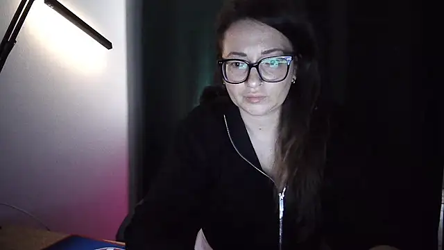 NoraMilf élő XXX-chatje