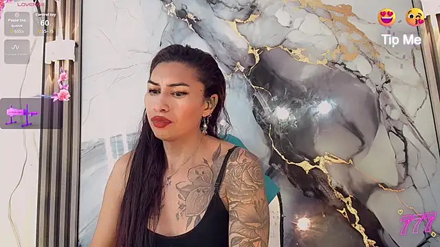 khiara_moretti's Live XXX Chat