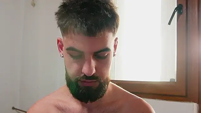 Živý XXX chat HairyRobxxx