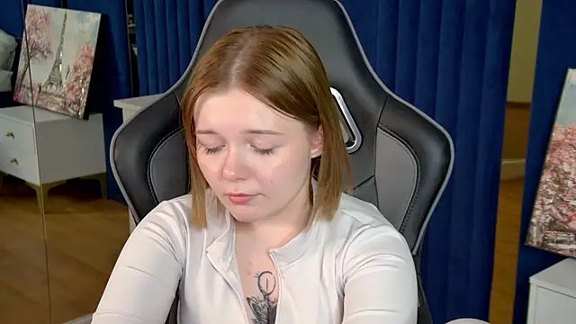 ElinaVale's Live XXX Chat