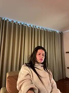 Zandrina 现场XXX聊天