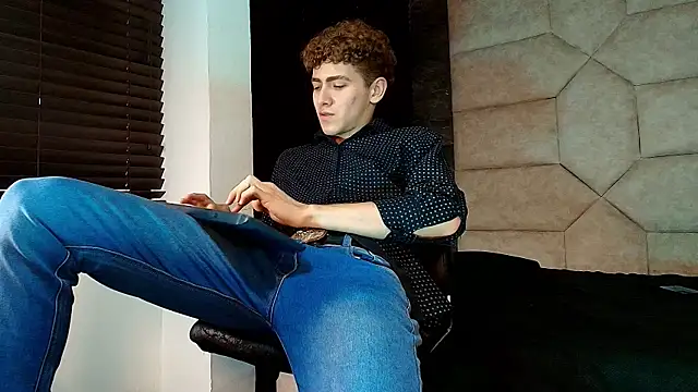 Živý XXX chat Tyler_Mcrey