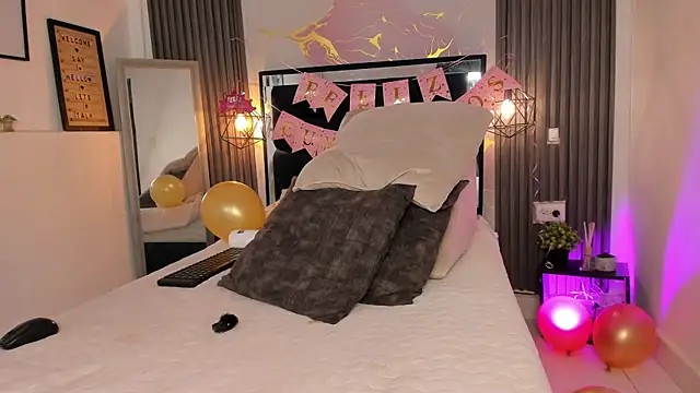 Chat +18 de kristakinnky ao vivo