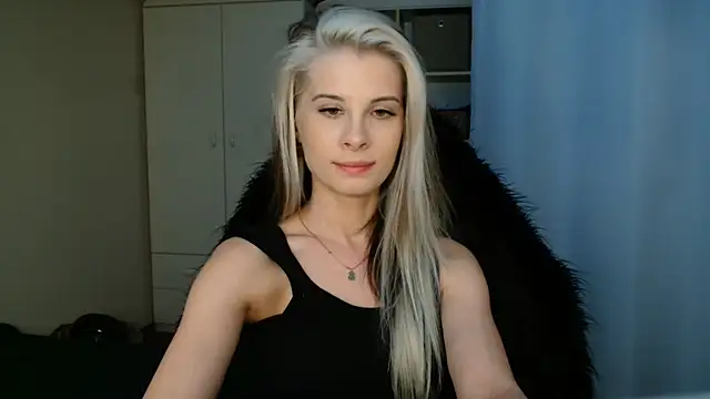 Chat +18 de KristineGlow ao vivo