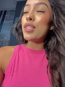 MystiqueXXX Show in webcam