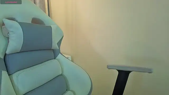 Dahiana_Dmour_'s Live XXX Chat