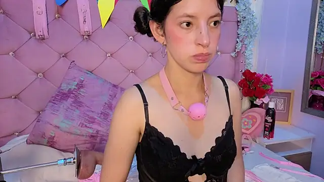 צ'אט XXX בשידור חי של Namii__