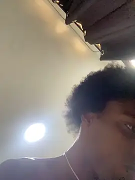 Larry-n-clouds 웹캠 쇼