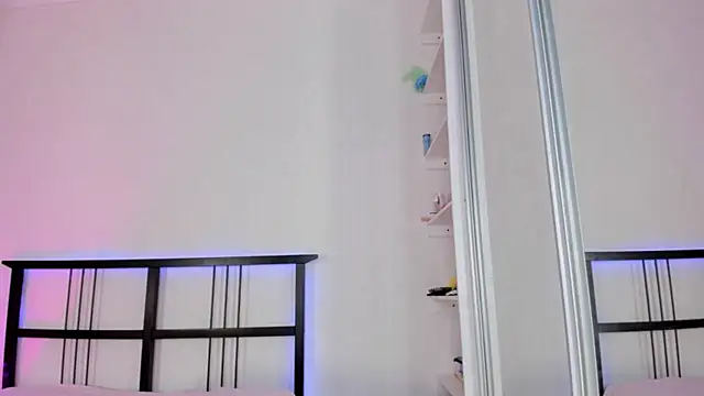 Flora_Meooww Chat XXX live