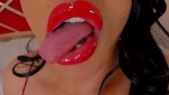 sweet_Elizabeth élő XXX-chatje