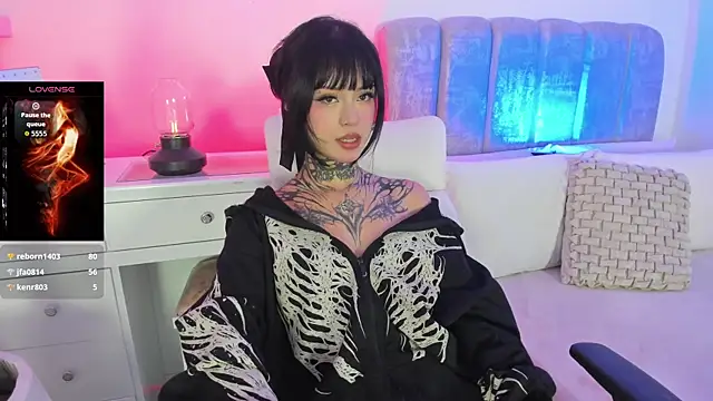 Živý XXX chat doll__bella