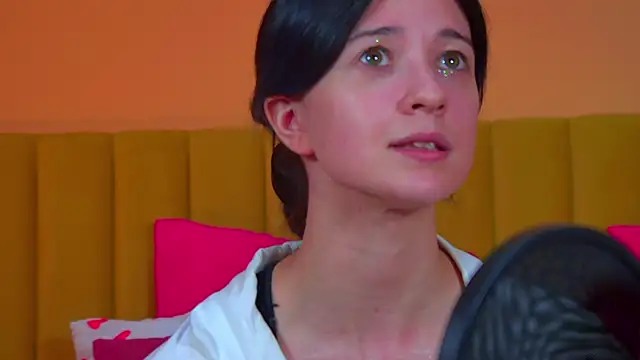 دردشة AnneAvelin الجنسية المباشرة