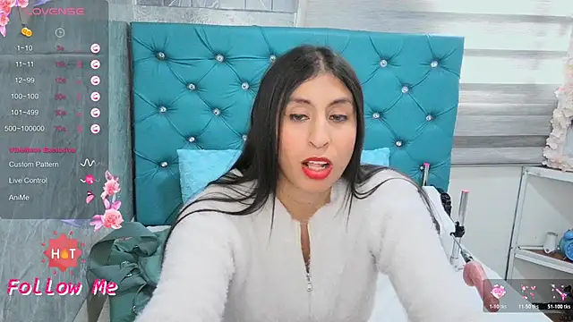 XXX chat uživo modela MAARYMOON