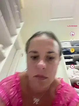 emmyemmmxoo 网络视讯表演