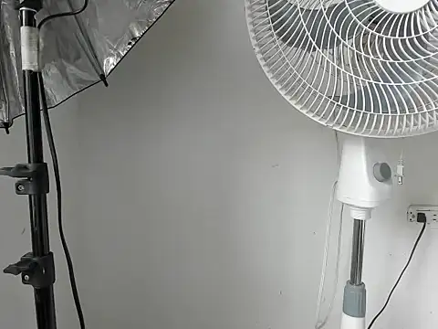 Edy_coltt: απευθείας συνομιλία ΧΧΧ