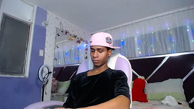 Santy_bigcock_01's Live XXX Chat