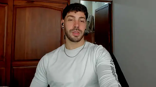 Онлайн чат XXX Guyinthemountain